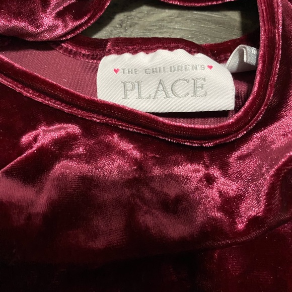 The Children's Place Velvet Dress in Deep Red size 5t - Picture 4 of 7